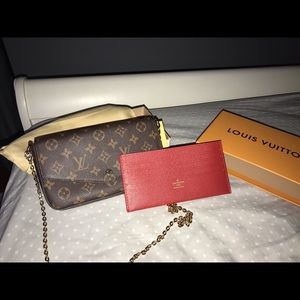 Loui Vuitton purse